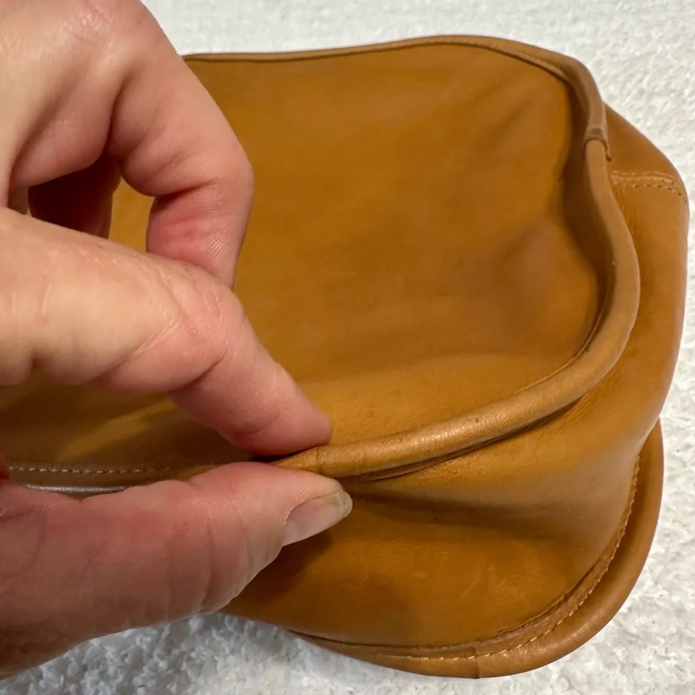 The Coach Lightweights Collection 4050 Vintage Leather Bag - Picture 13 of 17